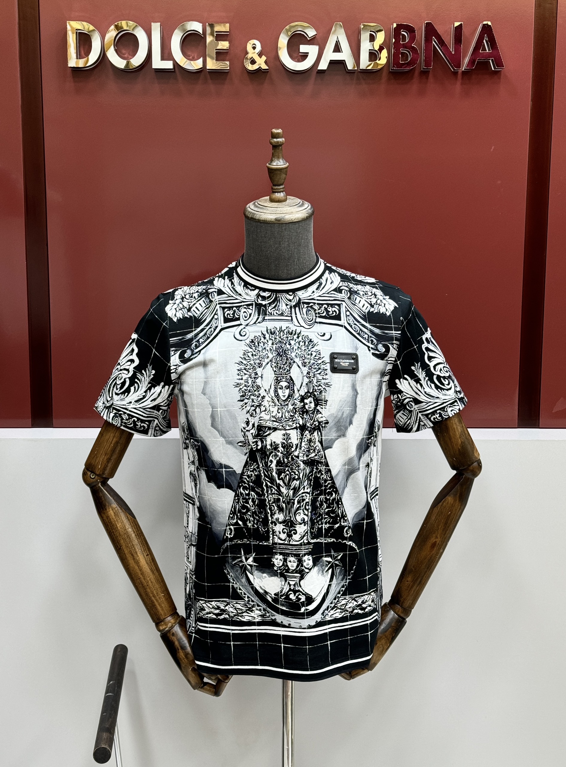 Áo phông T-shirt Dolce Gabbana DG họa tiết tượng nữ thần Like Auth on web CD
